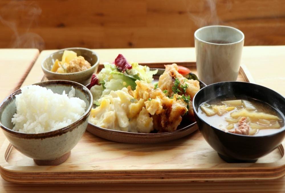 かま屋（昼食） アートの町　神山芸術の旅