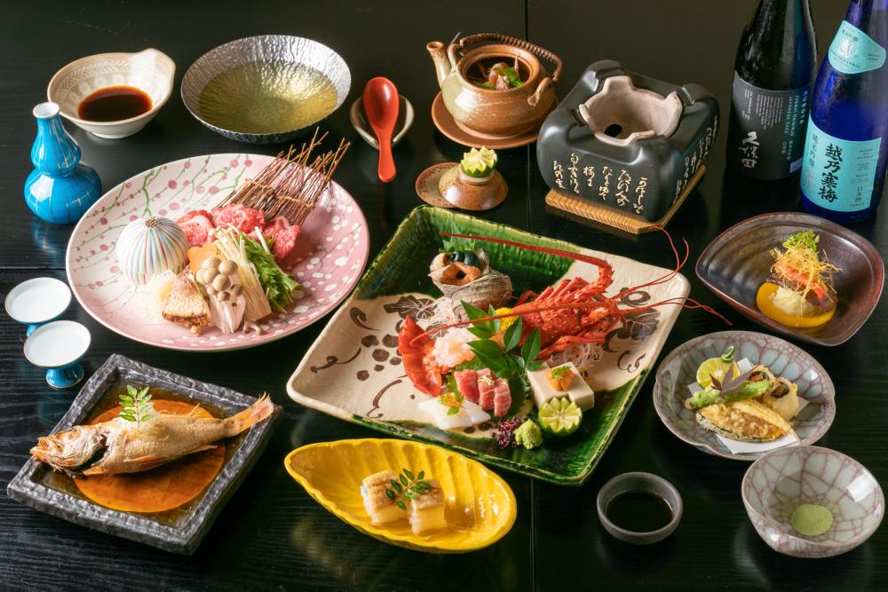 ［季節の懐石コース］・1万2,000円 嵯峨峡 渡月