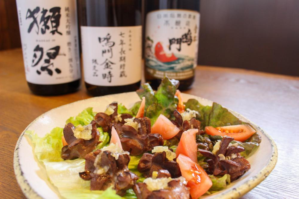 自家製たれに一昼夜漬け込んだ大ぶりの砂ずりを提供。 創作料理　花ゆら