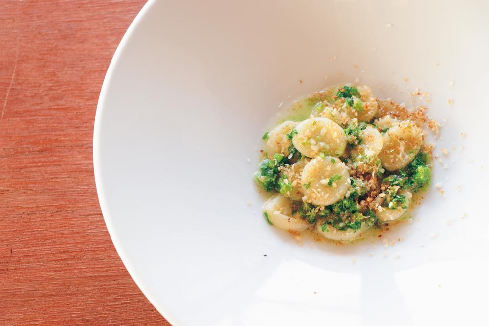 野菜の滋味を活かして仕上げる料理はどれも美しい。 Ristorante ペルトナーレ