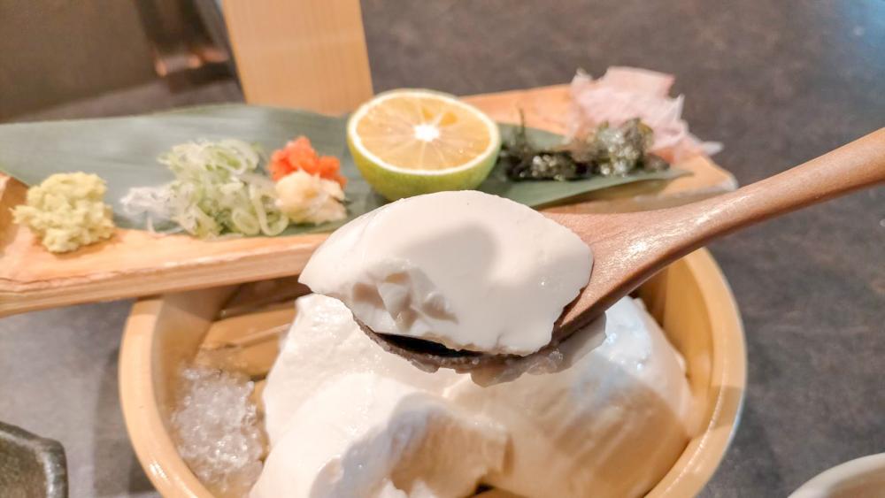 常連客から評判の手作り冷やっこ 居酒屋 てつ