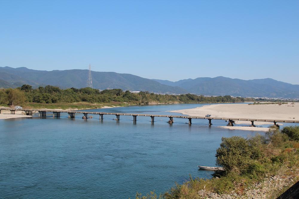 川島潜水橋