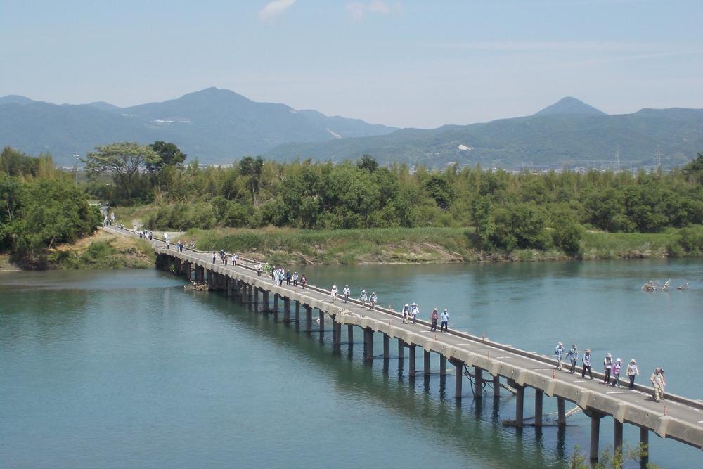  川島潜水橋