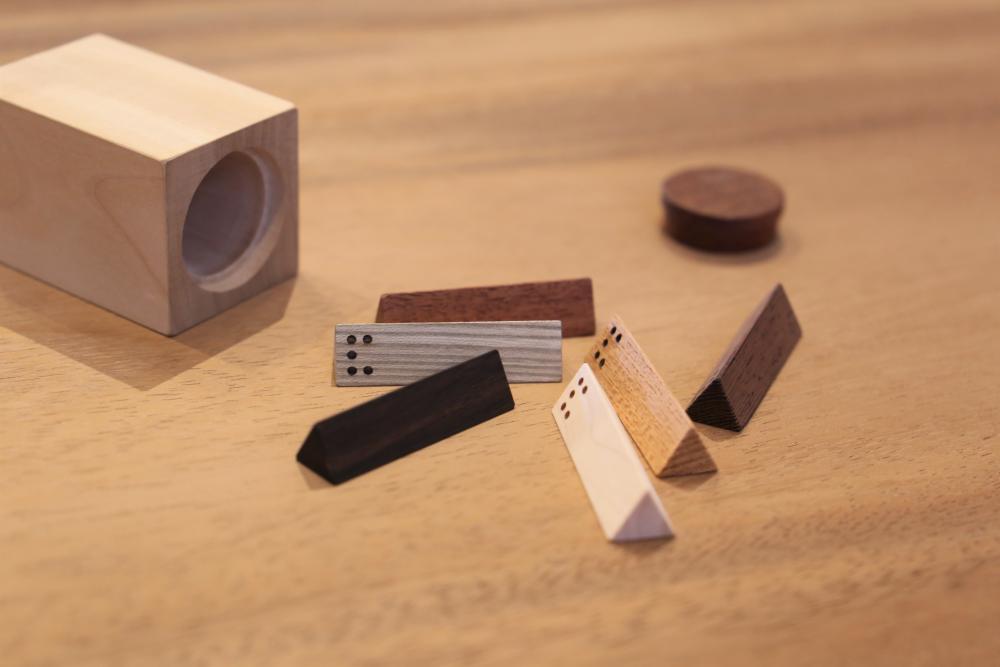 手から伝わる木のぬくもり
『テーブル工房kiki』が生み出す癒しの時間