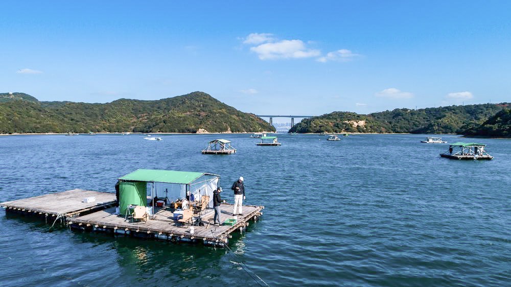 Fishing and BBQ on floating rafts in Naruto