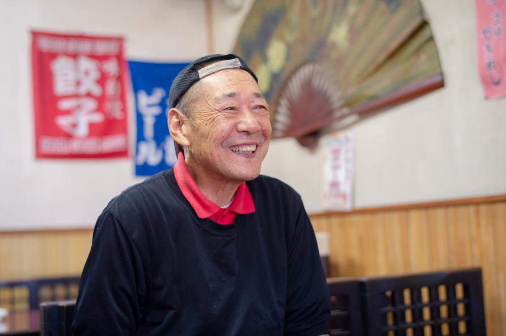 今年で74歳の早瀬さん。柔和な笑顔をしてるけど、自分でも言う「マジメ一徹」