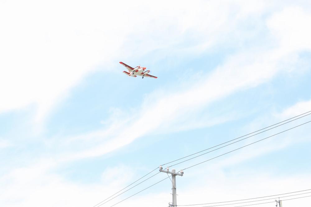 空港からほど近いマツシゲート。飛行機が頭の上を通り過ぎることも珍しくありません。