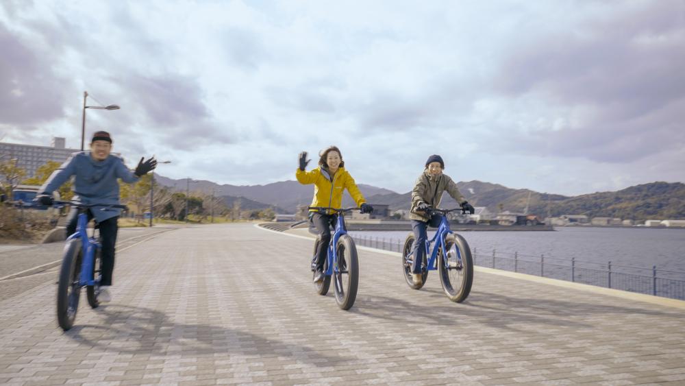 ウチノ海総合公園の海岸線。自転車も気持ちよく走れる