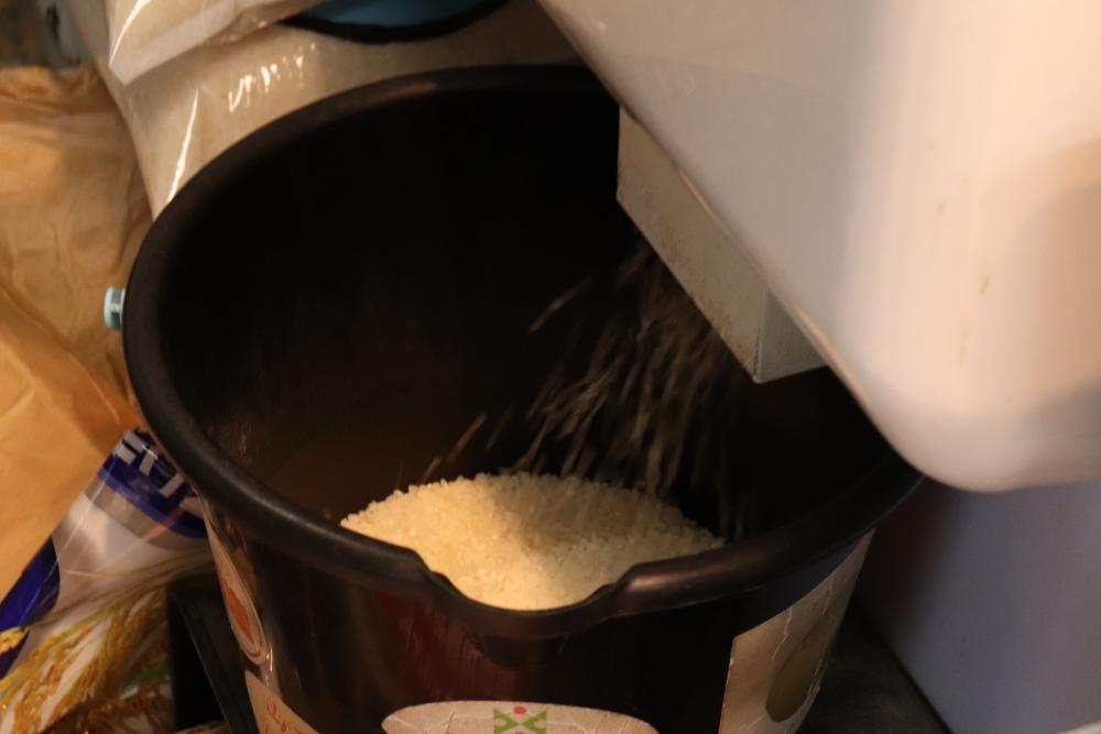  ▲精米をしたものを店頭に並べておくのではなく、注文を受けてから精米をすることで新鮮なお米を提供しているそう。