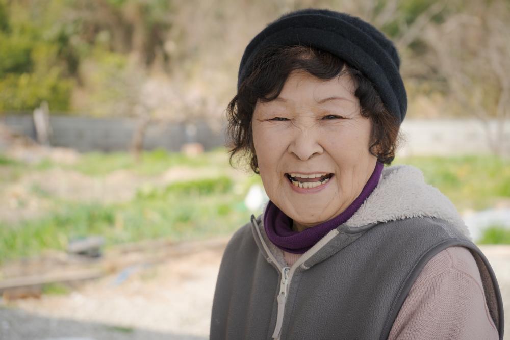 おばあさんの美代子さん(81歳)。「孫たちが頑張ってくれて嬉しいわ」