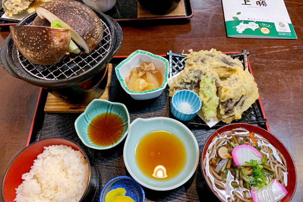 上勝名物・肉厚巨大しいたけ尽くしのお膳