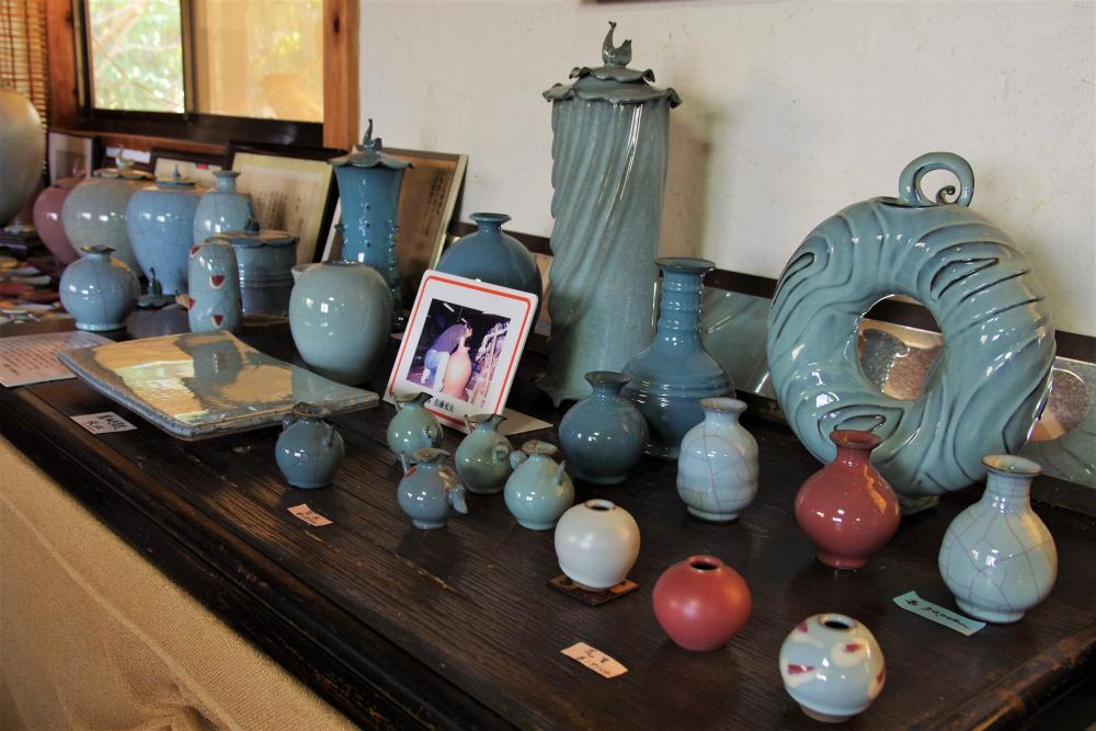 ▲光夫さんの作品には鳥のモチーフがよく使われています。「蓋になにかあしらいを入れようと思うと、鳥が頭をよぎるんですが…父の作品と同じだと言われないようにといまだに使っていません。まだ使うことに戸惑いがあります(笑)」