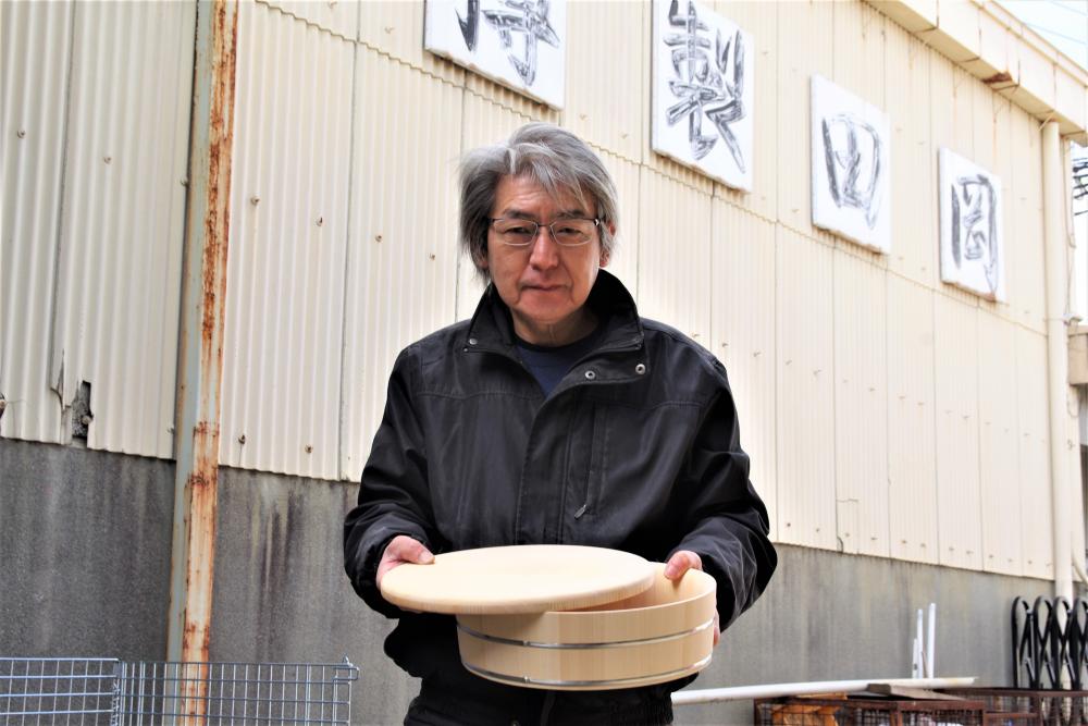 ▲二代目の岡田功さん。「新商品の開発はもちろん、木製品の未来の担い手を育てていきたいです」。