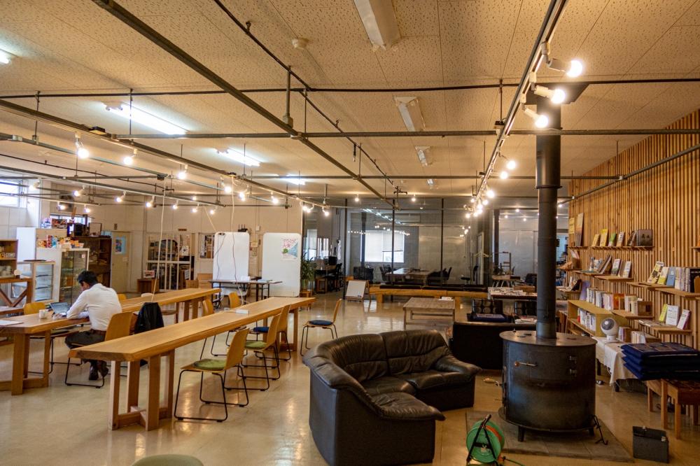 Big multi-purpose room. Coffee, other drinks and snacks available for purchase
