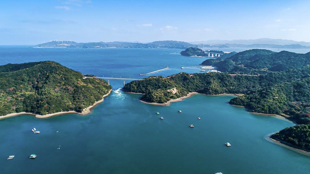Fishing in Naruto. No gear? No worries! Uchinoumi inland sea from the air
