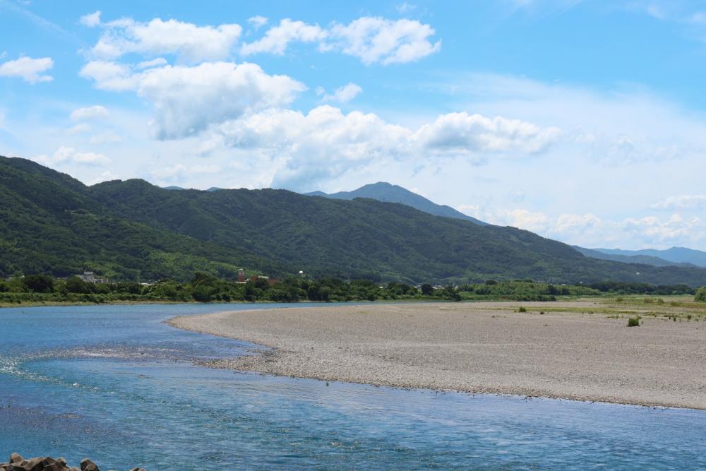 Yoshinogawa river and mountains, to the west of Kawashima Sensuikyo