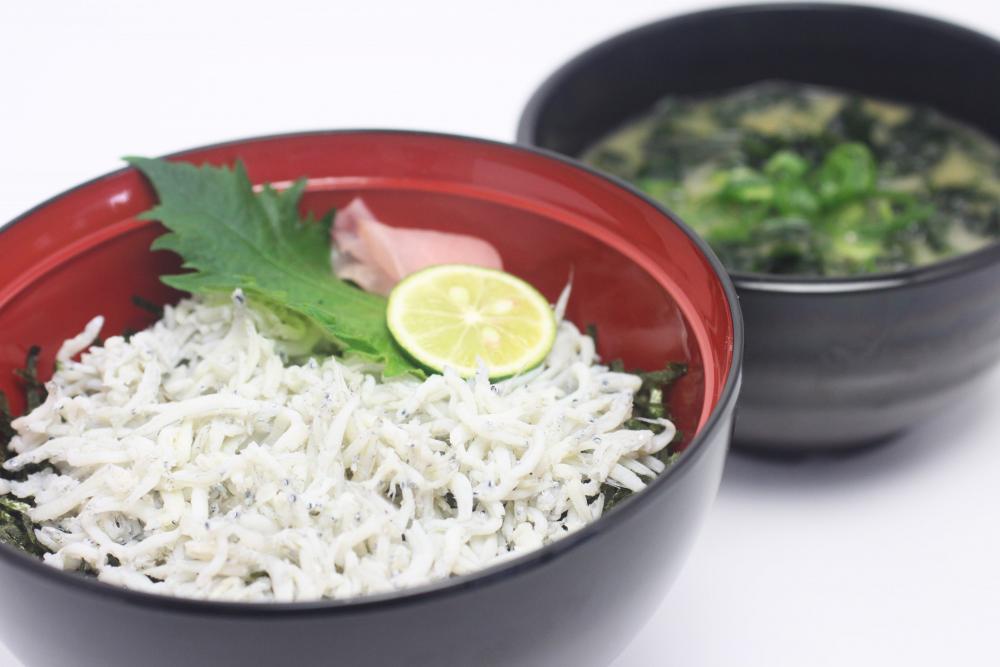 しらす丼756円