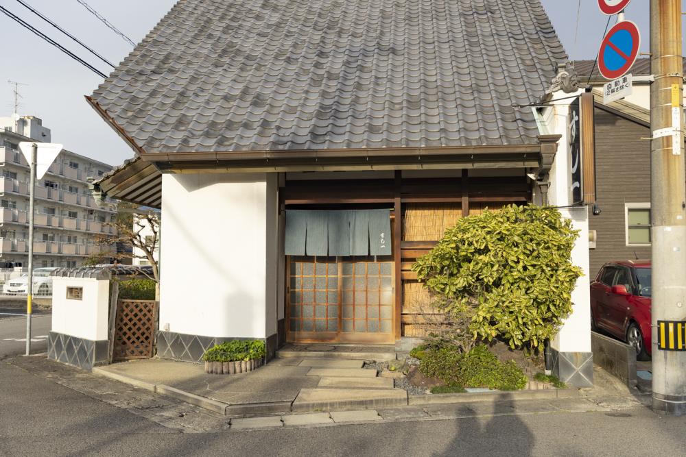 「すし一」地元の新鮮な素材を使った老舗のお寿司屋さん