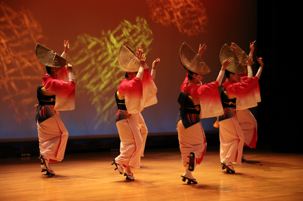 1.아와오도리 회관(Awa Odori Kaikan)