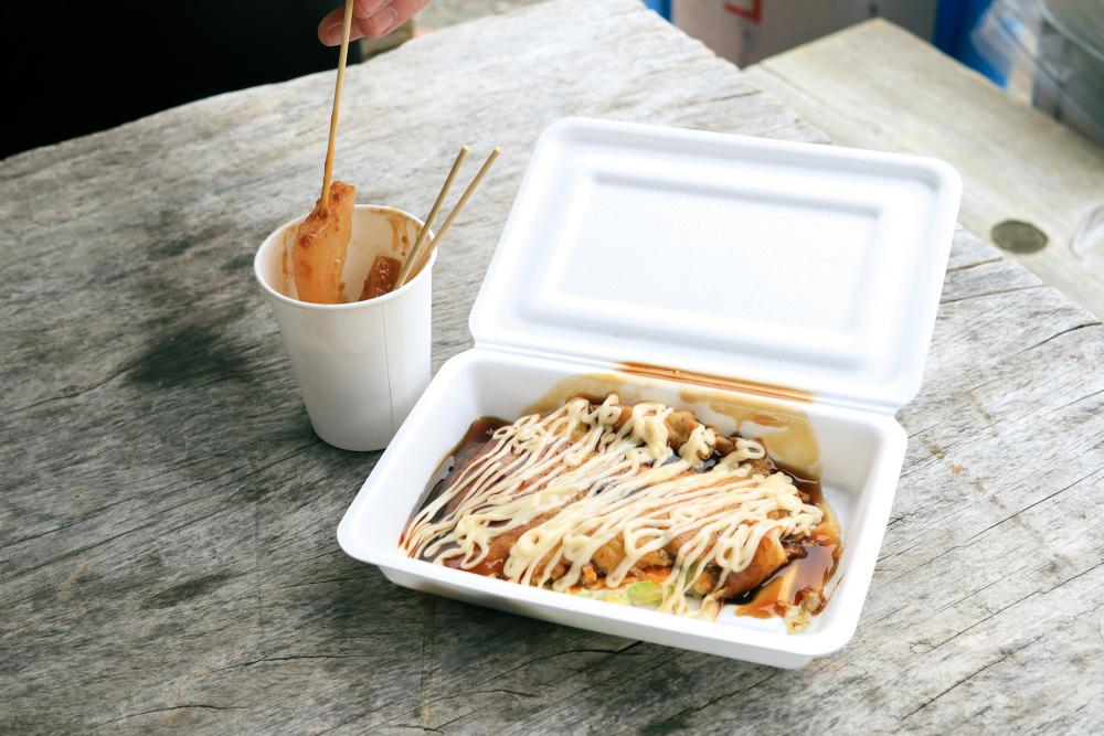  キャベツたっぷりの［キャベツ焼き］は、朝から食べても重くなく、あっという間に完食。