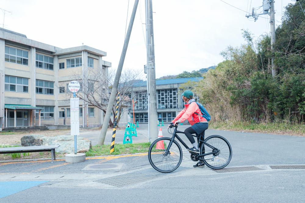  ▲奥・中央に見えるのが故・増田友也氏が設計した体育館。