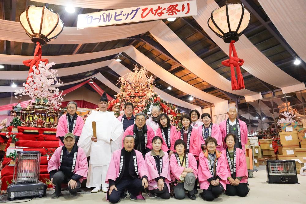  Members of the Awa Idobata Juku: