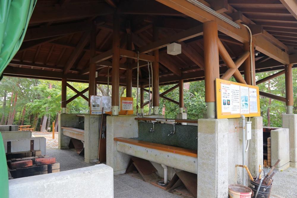  ▲Shared cooking area at the campground