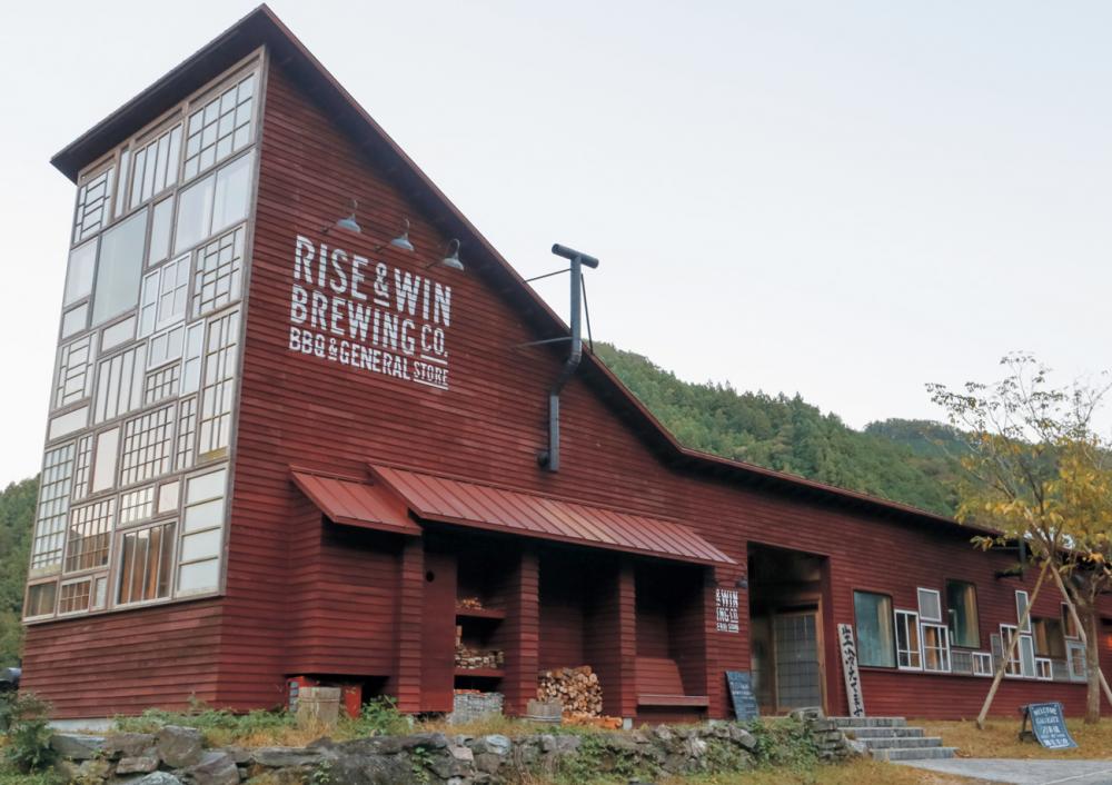地域密着型のクラフトビール工場
RISE&WIN Brewing CO.
BBQ&General Store