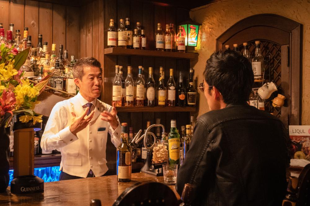 バーテンダーから様々な話が聞けるのもバーの楽しみ