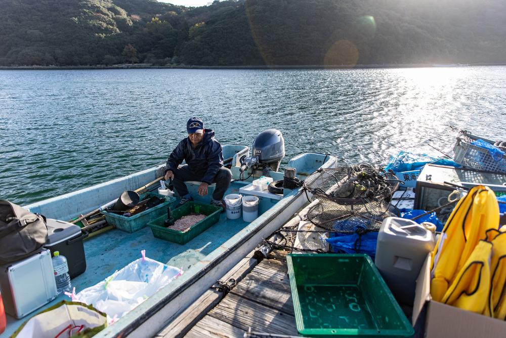 釣り q 読書 それとも仕事 何でもありの筏釣り 特集 イーストとくしま観光推進機構