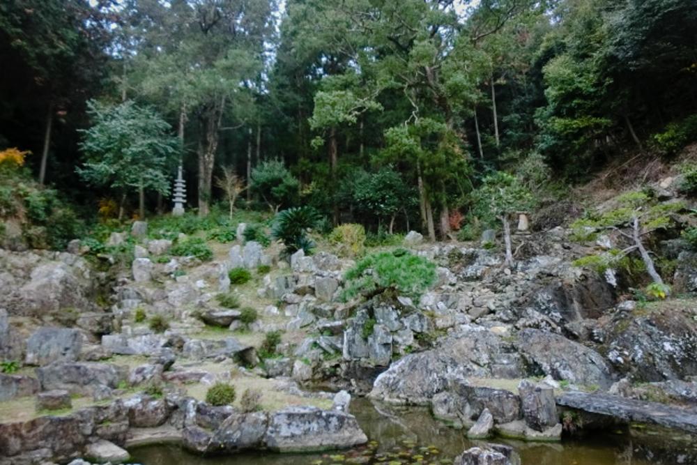 鳥の声が響く逍遙園