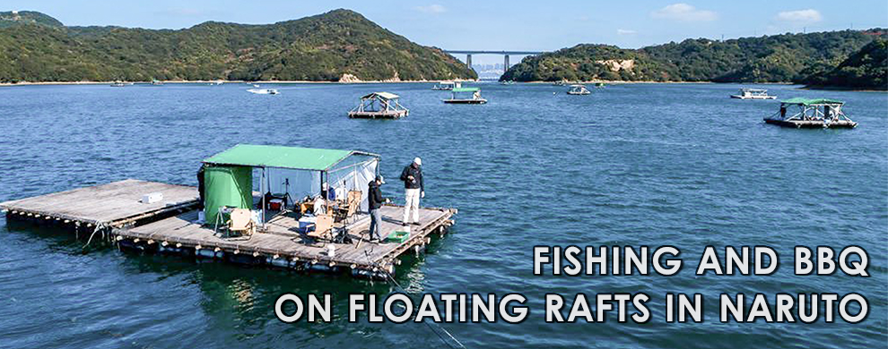 Fishing and BBQ on floating rafts in Naruto 