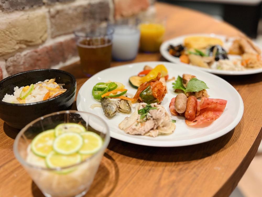 朝食ビュッフェ COZY COMFORTS HOTEL
